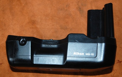 Nikon battery pack - mb‑10,